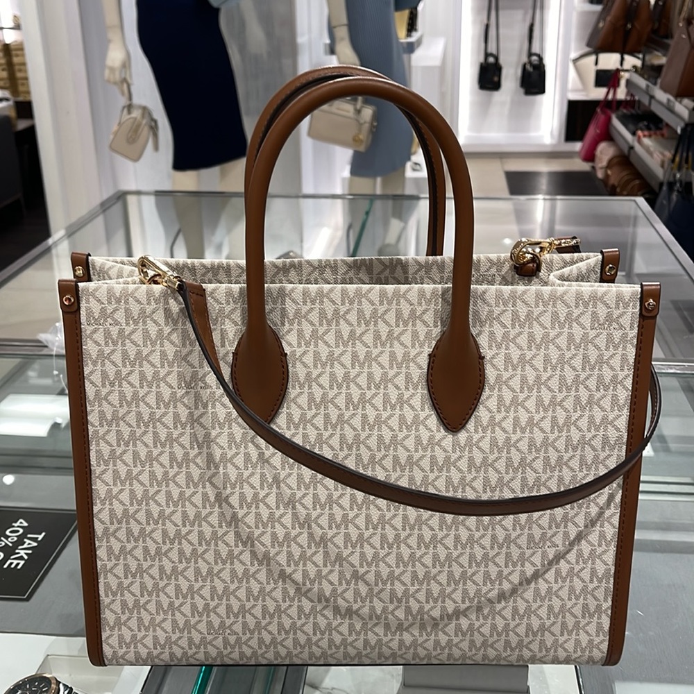 Michael Kors Mirella MD EW Tote Vanilla Shoulder Tote
35F2G7ZT2B
NWT - Picture 13 of 16